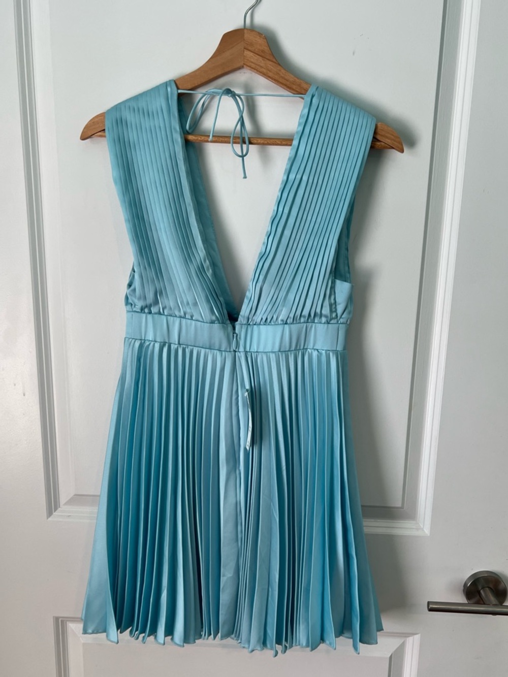 Abercrombie & Fitch Plunge Pleated Mini Dress XS Summer Concert Formal Event - Picture 4 of 7